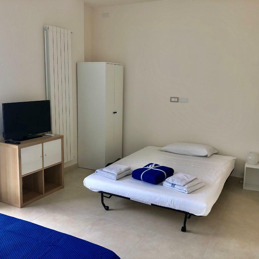 Taormina Wonderful Solarium Apartment จีอาร์ดีนี นักซอส ภายนอก รูปภาพ