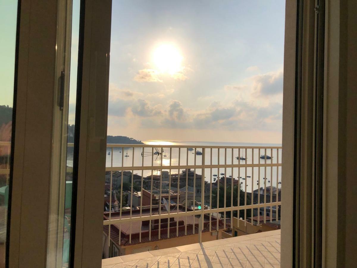 Taormina Wonderful Solarium Apartment จีอาร์ดีนี นักซอส ภายนอก รูปภาพ