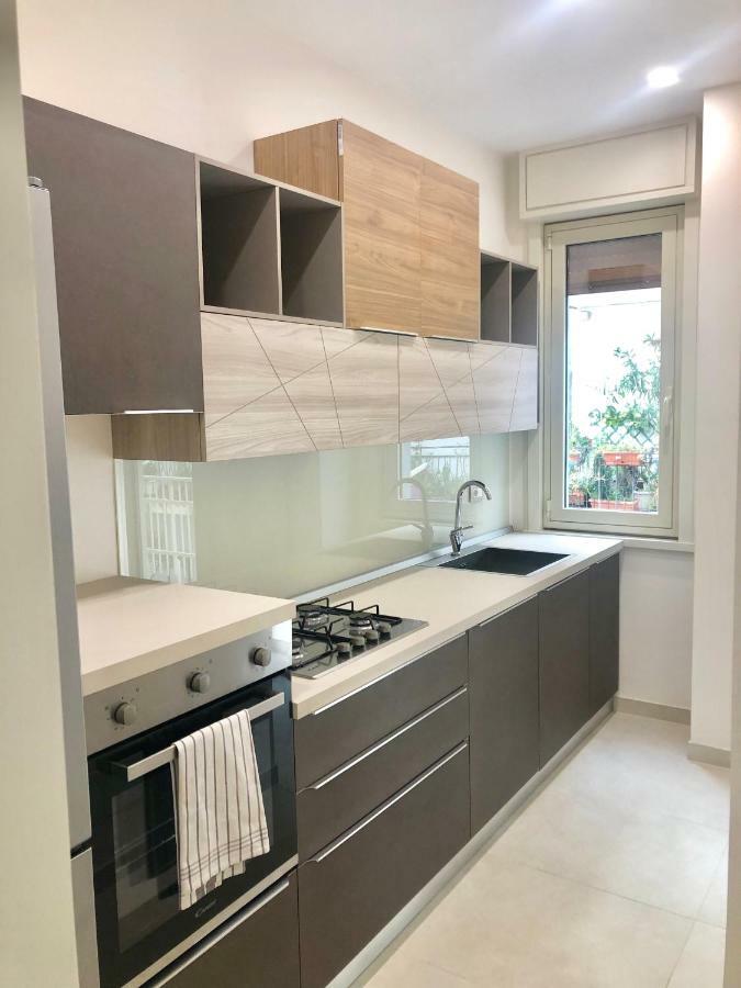 Taormina Wonderful Solarium Apartment จีอาร์ดีนี นักซอส ภายนอก รูปภาพ