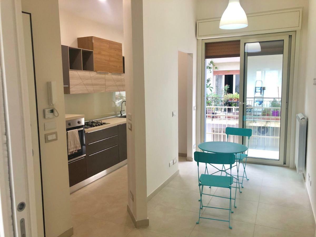 Taormina Wonderful Solarium Apartment จีอาร์ดีนี นักซอส ภายนอก รูปภาพ