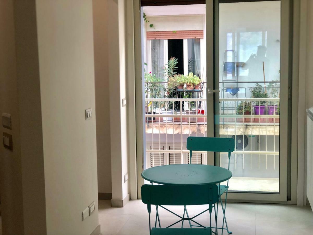 Taormina Wonderful Solarium Apartment จีอาร์ดีนี นักซอส ภายนอก รูปภาพ