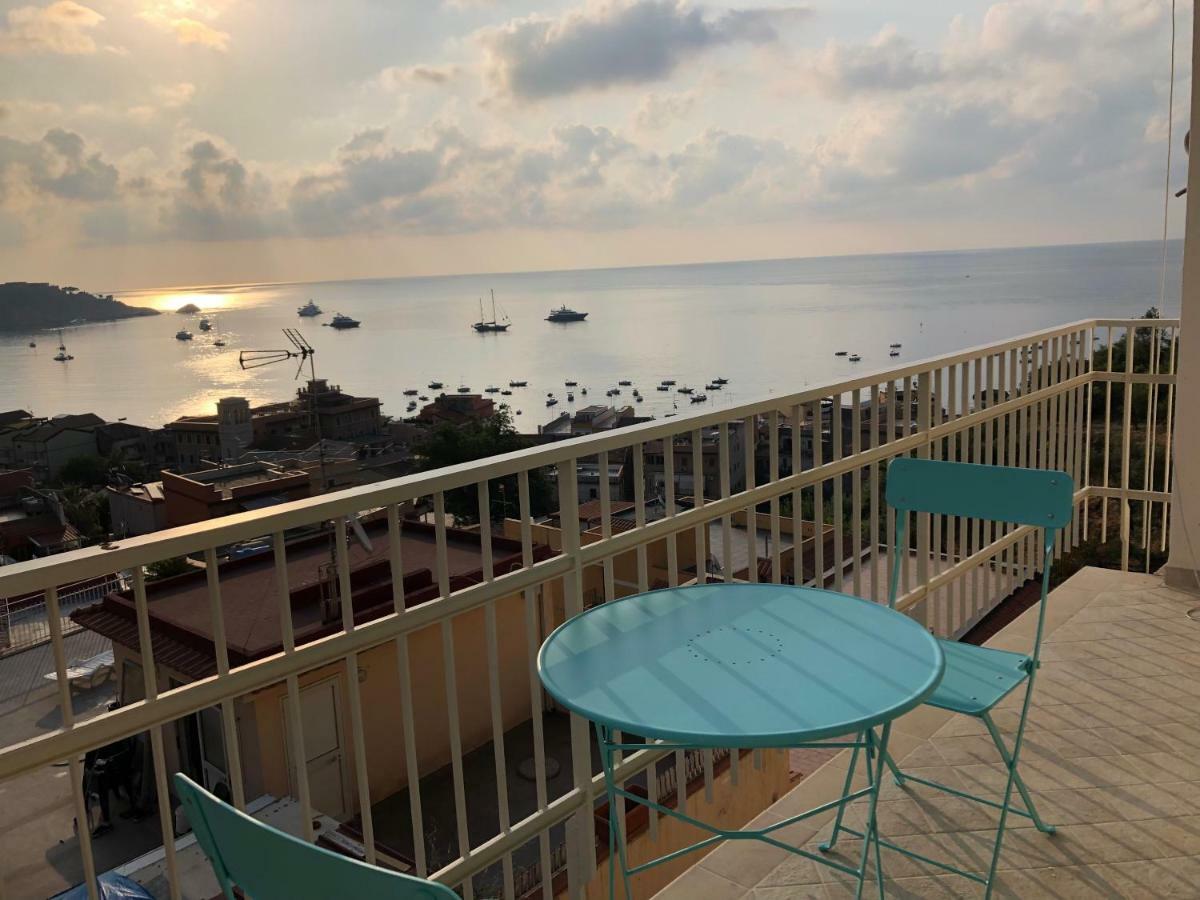 Taormina Wonderful Solarium Apartment จีอาร์ดีนี นักซอส ภายนอก รูปภาพ
