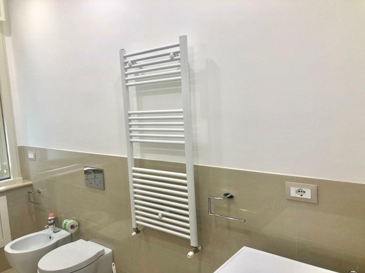 Taormina Wonderful Solarium Apartment จีอาร์ดีนี นักซอส ภายนอก รูปภาพ