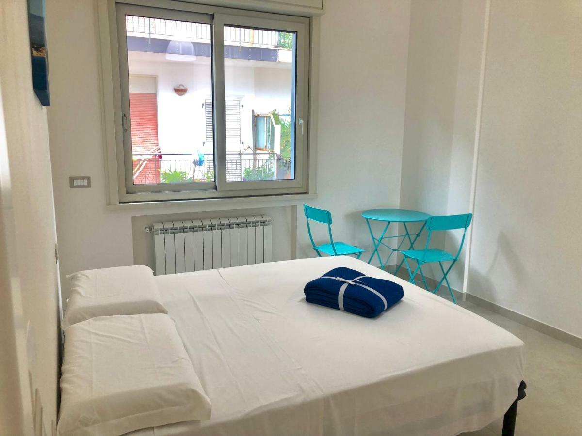 Taormina Wonderful Solarium Apartment จีอาร์ดีนี นักซอส ภายนอก รูปภาพ